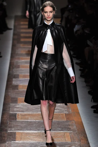 Look 1